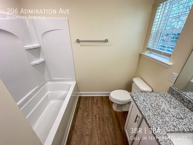 Building Photo - 206 Admiration Ave