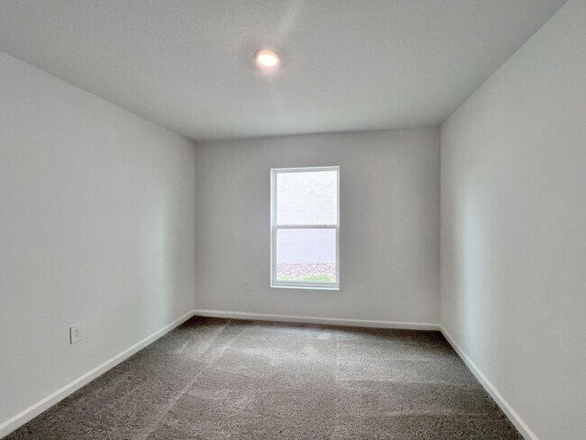 Building Photo - 2240 Crown Rock Blf Dr