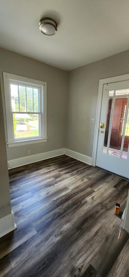 Building Photo - 165 Oak Park Dr