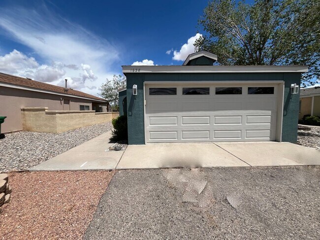 Primary Photo - Cute 3 Bedroom 2 Bathroom Home In Rio Rancho!