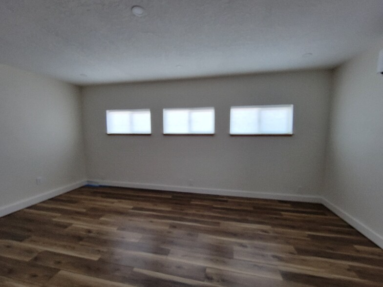 Building Photo - 4115 SW 195th Ct