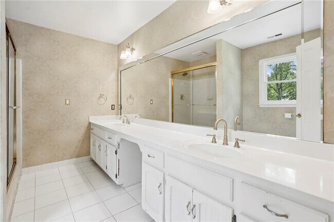 Building Photo - 5653 Trowbridge Dr