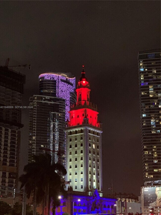 Building Photo - 851 NE 1st Ave