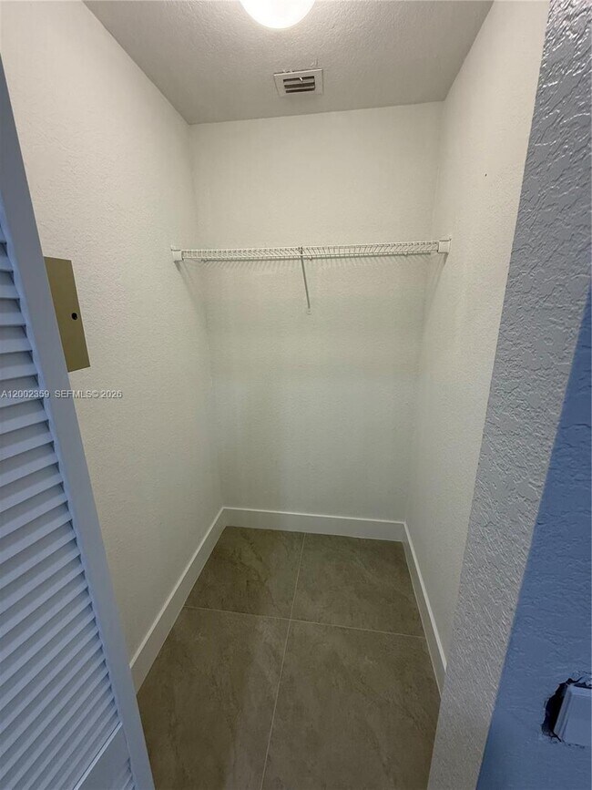 Building Photo - 7608 NW 38th Ct