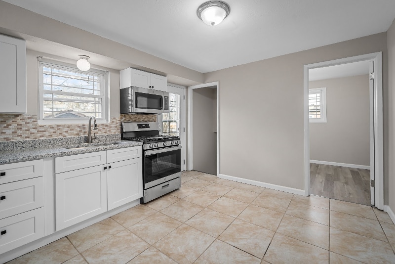 Building Photo - 807 Thomas Ave