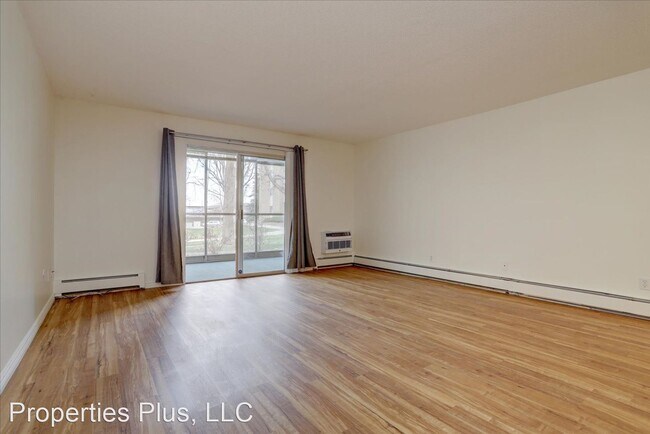 Building Photo - 2 br, 1 bath House - 13500 E Cornell Ave #102