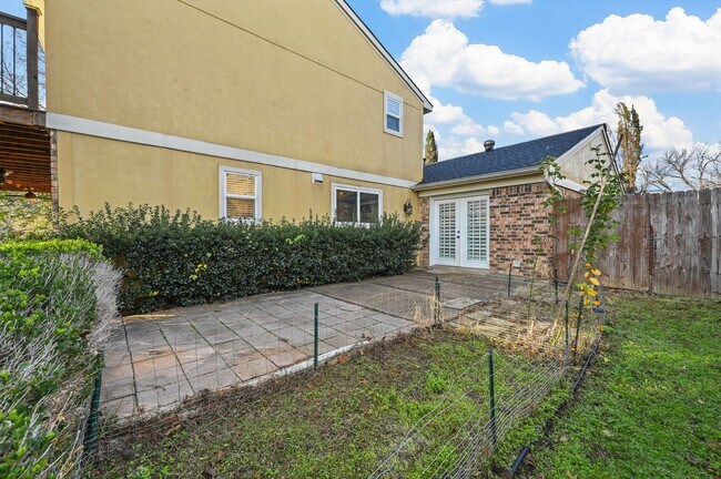 Building Photo - 3 Bedroom, 2.5 Bath Home in Flower Mound