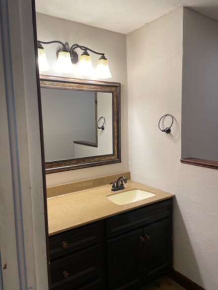 Building Photo - 101 E Haddock St