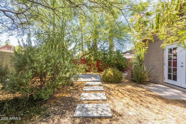 Building Photo - 4077 E Cholla St