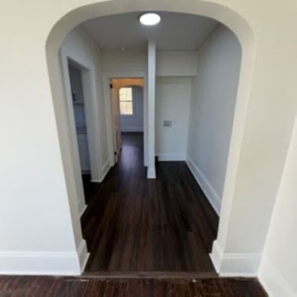 Building Photo - 600 N Hyde Park Ave