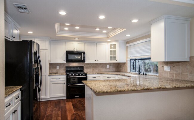 Building Photo - Beautiful 4 Bedroom Home on Cul-de-sac