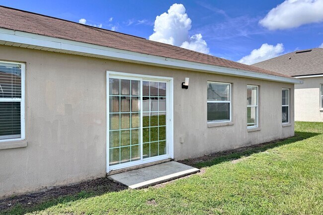 Building Photo - 332 Cloverdale Rd
