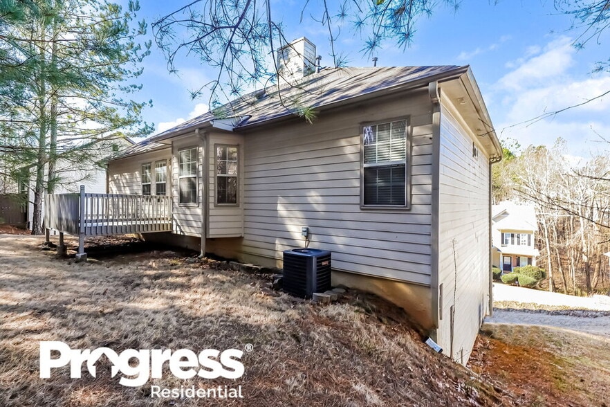 Building Photo - 2622 McGuire Dr