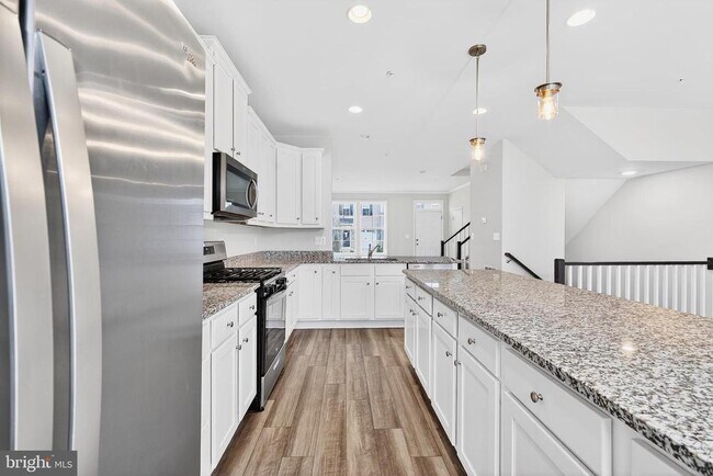 Building Photo - 1017 Flester Ln