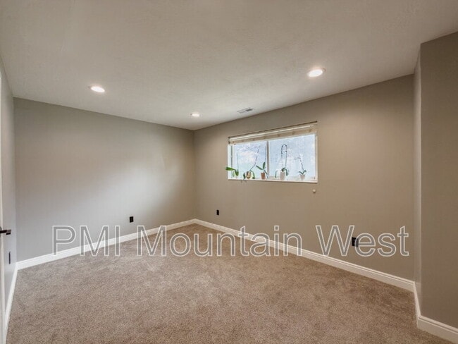 Building Photo - 4982 Aspen Shadow Ct