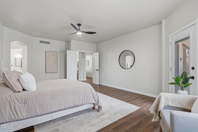 Building Photo - 3121 Tierra Paola Ln