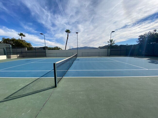 Building Photo - 2 Bedroom single level Rancho Villas