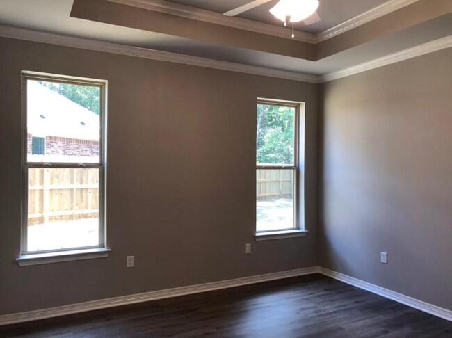 Building Photo - 2911 Meadow Brook Trl