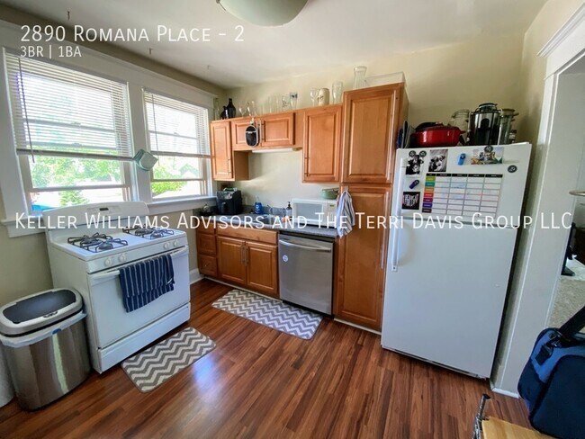 Building Photo - 2890 Romana Pl