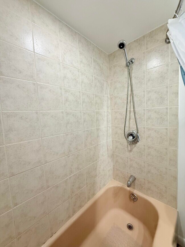 Building Photo - 470 Paradise Isle Blvd