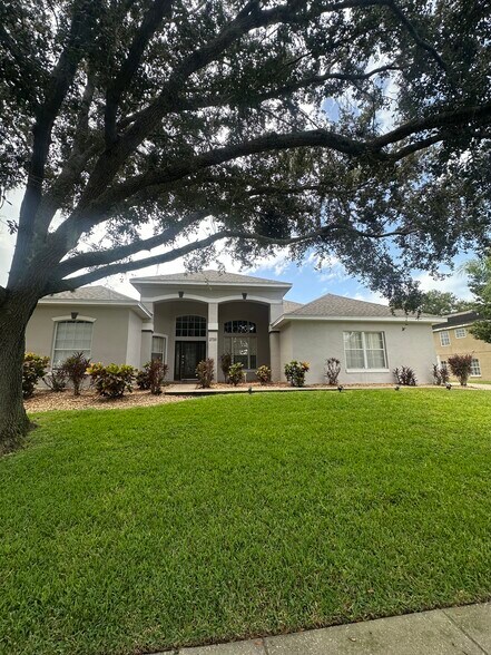 Primary Photo - 2726 Formosa Blvd