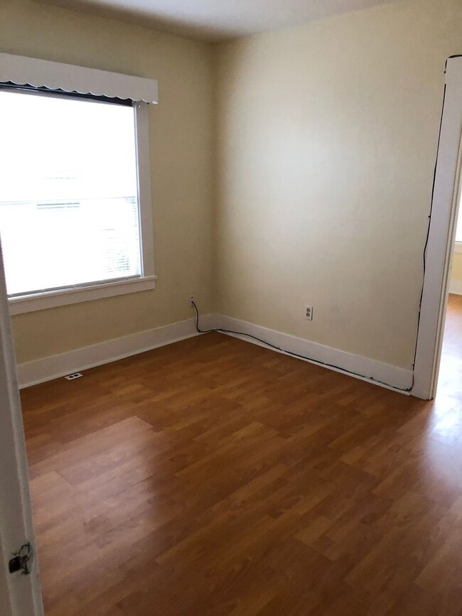 Building Photo - Available Now: 3 Bedroom 1 Bath House