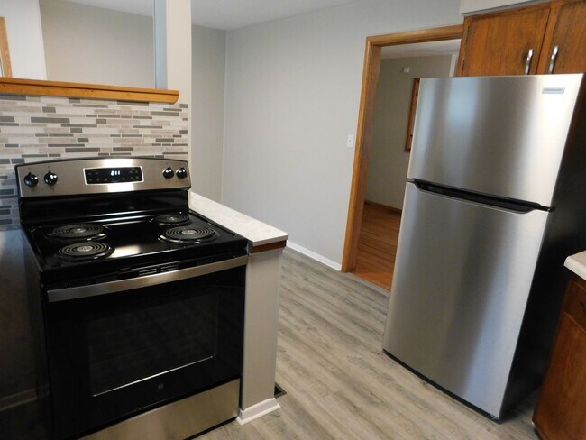 Building Photo - Newly Remodeled 3 Bed 1 Bath Home in Derby!!