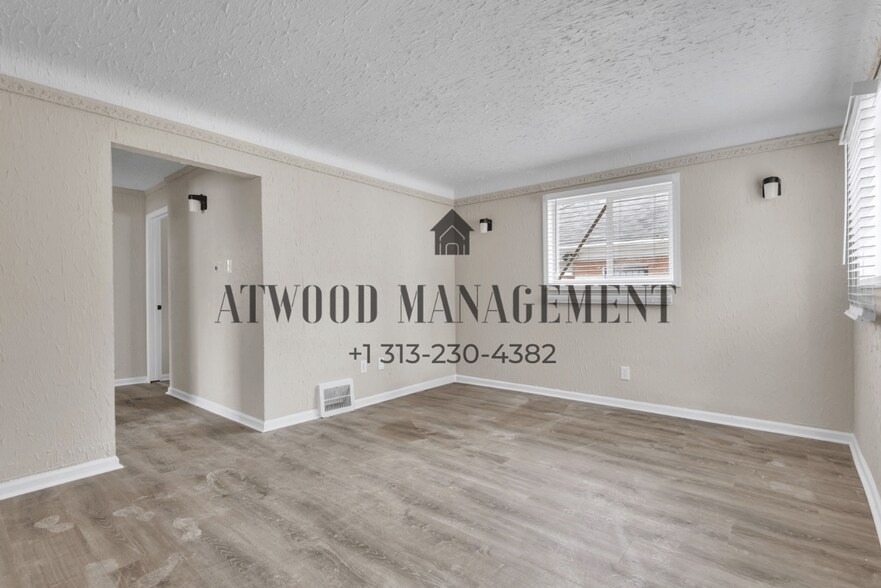 Building Photo - This beautifully updated 3-bedroom, 1-bath single-family home is ready for move-in!