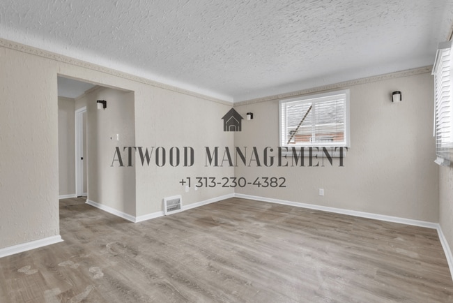 Building Photo - This beautifully updated 2-bedroom, 1-bath single-family home is ready for move-in!