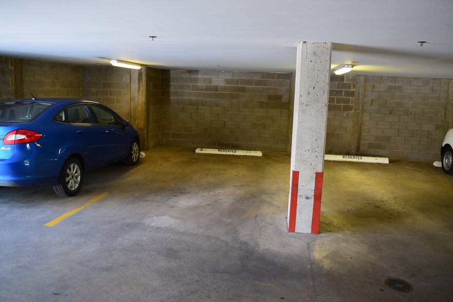 Parking space 6 - 850 20th Street