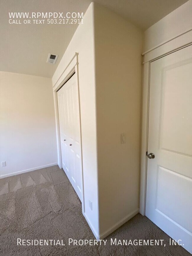 Building Photo - 9219 NW Harvest Hill Dr