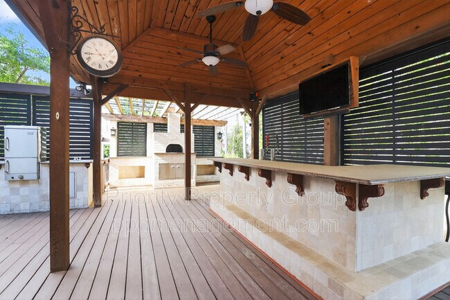 Building Photo - 16205 Riverpointe Dr