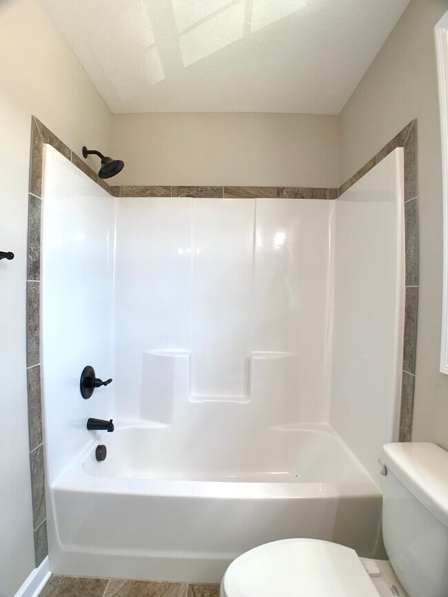Building Photo - 1734 Ellie Piper Cir
