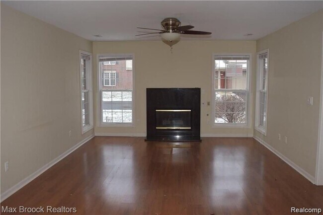 Building Photo - 28431 Carlton Way Dr