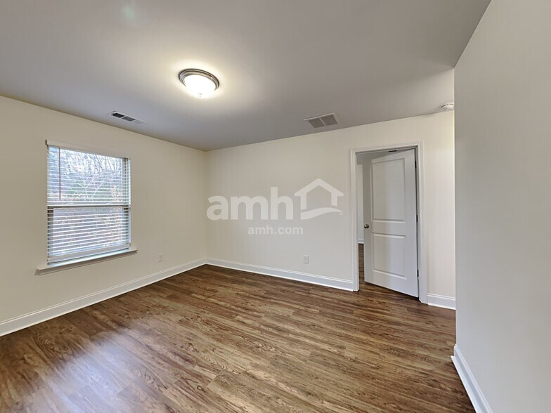 Building Photo - 2615 Beal St