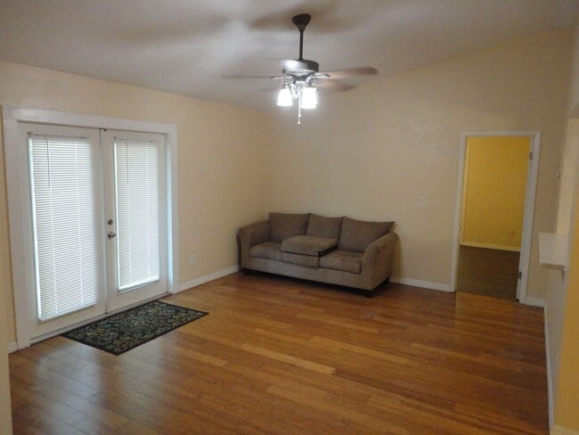 Building Photo - Charming 3-bedroom, 2-bath home in the Timber Lane