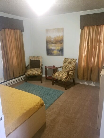 Building Photo - 112 Live Oak Dr