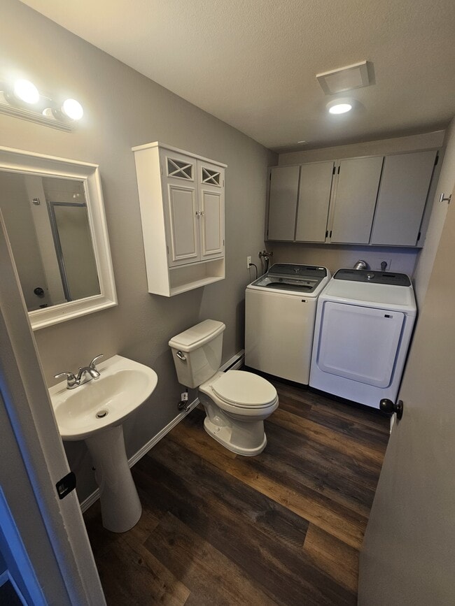 Building Photo - 2221 N Bessie Rd