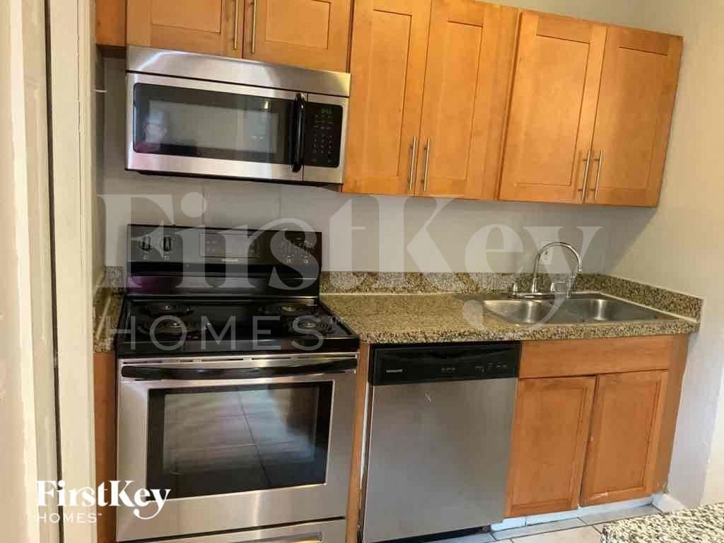 Building Photo - 1525 NW 126th St