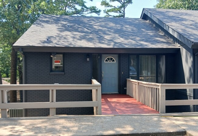 Building Photo - 1 Britten Cir