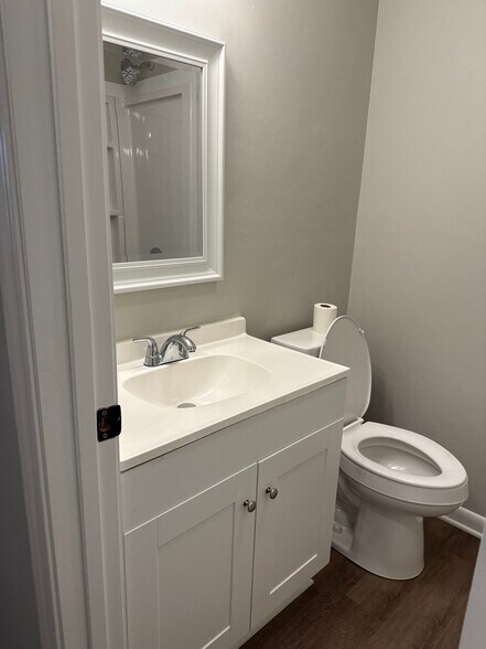 Building Photo - 1247 Pleasant View Dr