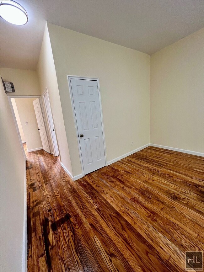 Building Photo - 2BR 1BA Original Layout Renovated 5th Ave Park Slope