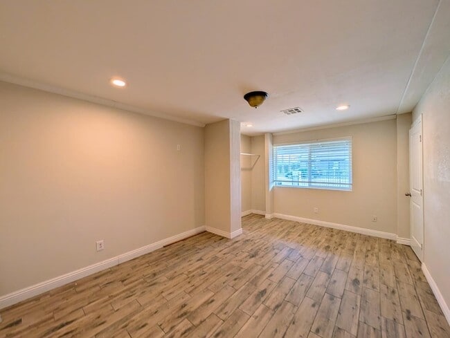 Building Photo - 13208 W Tuckey Ln
