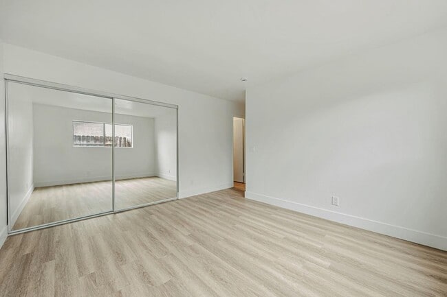Building Photo - 6046 Reo Pl