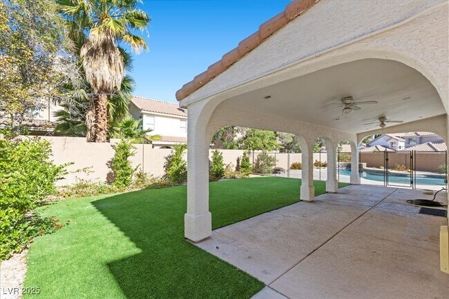 Building Photo - 9300 Valencia Canyon Dr