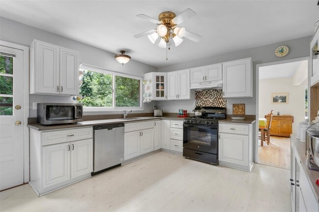 Building Photo - 50 Puritan Dr