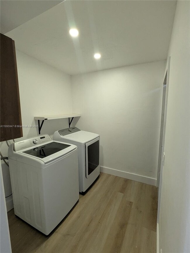 Building Photo - 14321 Boggs Dr