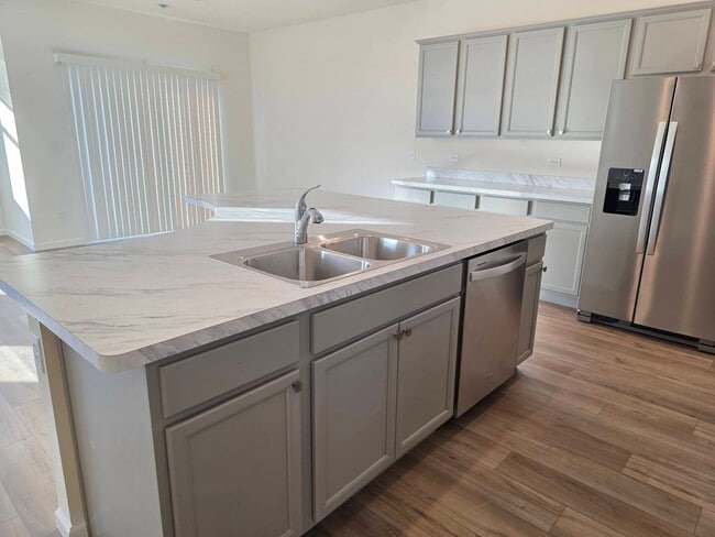 Building Photo - 5919 Hawkweed Dr