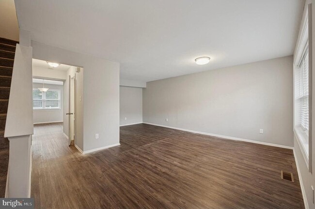 Building Photo - 290 Birch Dr