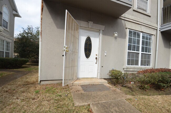 Building Photo - 11045 Landswalk Dr